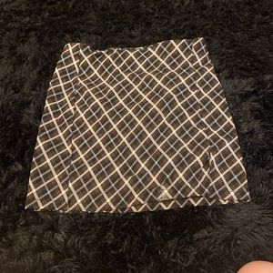 Skirt black and tan and white